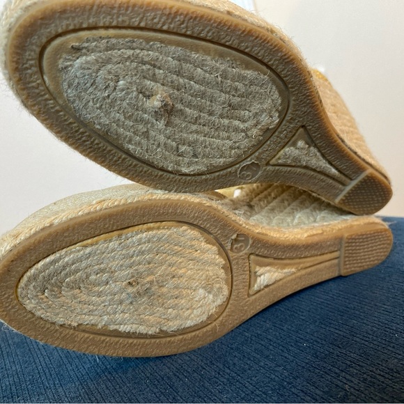 andre assous  gold wedge ankle tie espadrilles size 37 EUC - Picture 8 of 8